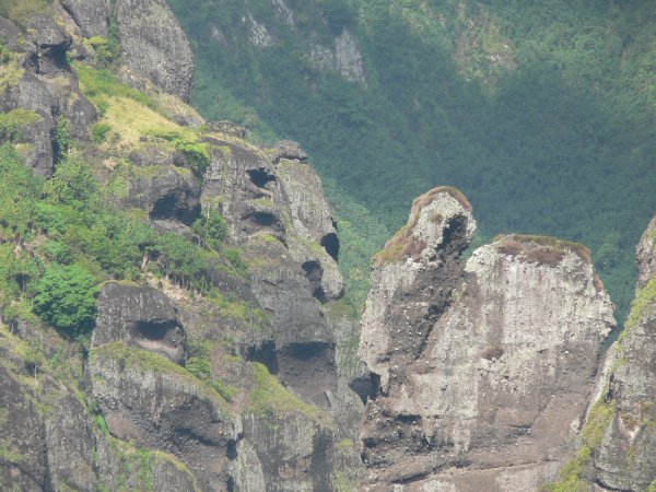 57- La roche est sculptee par l'erosion 